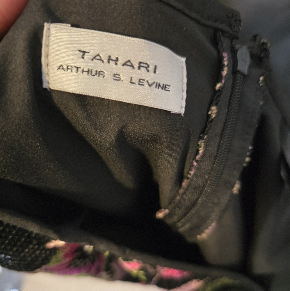 Tahari Floral Embroidered Pencil Skirt - Picture 3 of 7